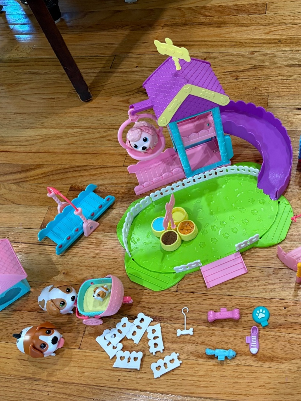 Chubby puppies play set